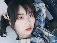 偷翻女同学手机相册里的所有自拍