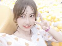 偷翻女同学手机相册里的所有自拍